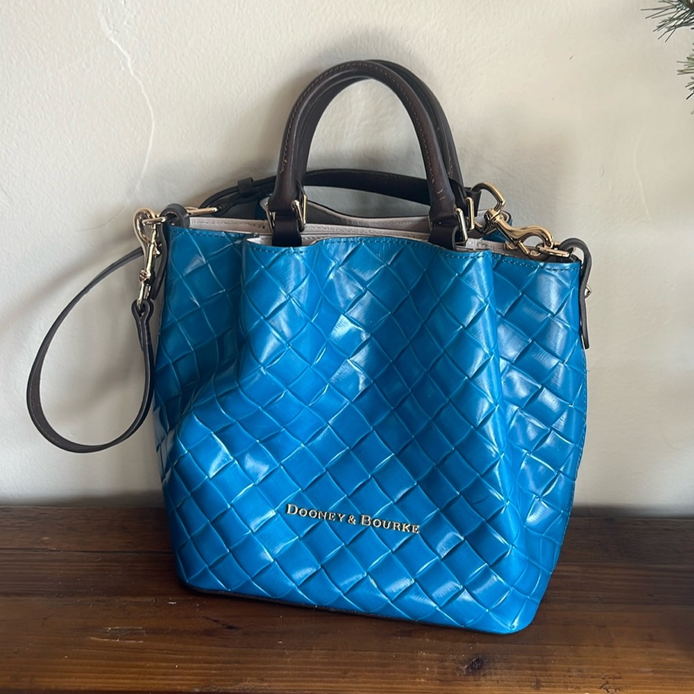 Dooney & Bourke Small Barlow handbag